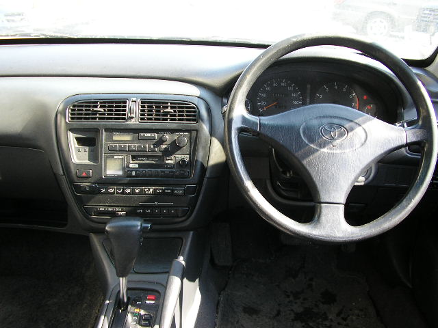 1995 Toyota Carina Pictures
