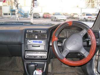 1997 Toyota Carina Photos