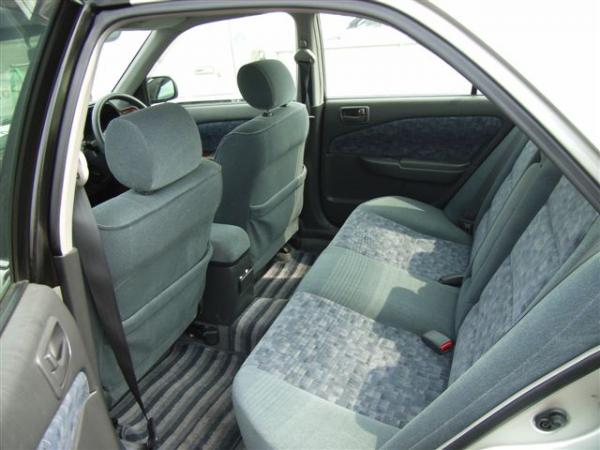 1999 Toyota Carina Pictures