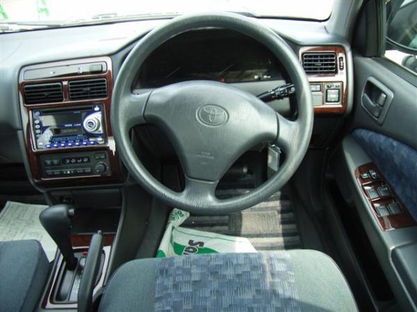 1999 Toyota Carina Photos