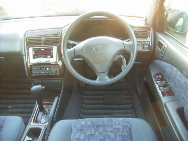 1999 Toyota Carina Pictures