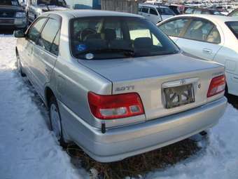 2000 Carina