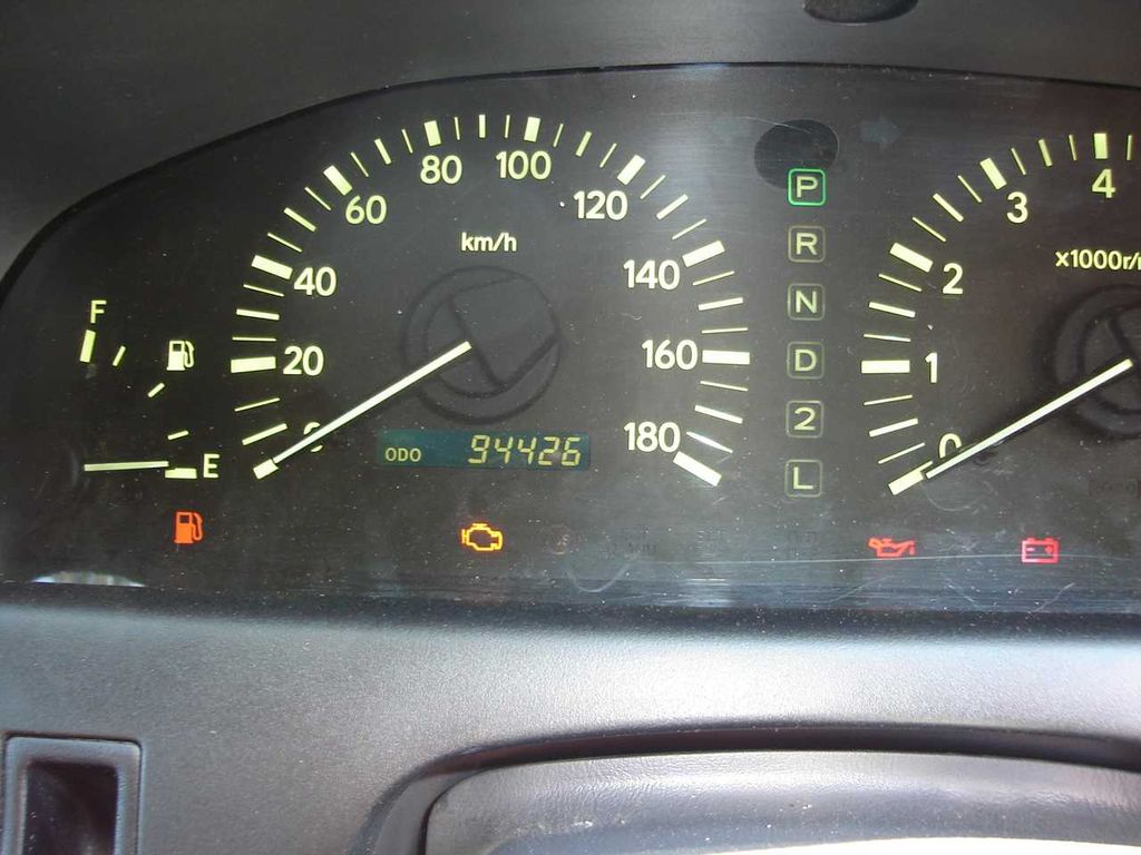 2000 Toyota Carina