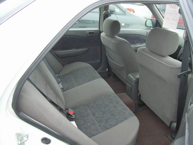 2001 Toyota Carina Photos