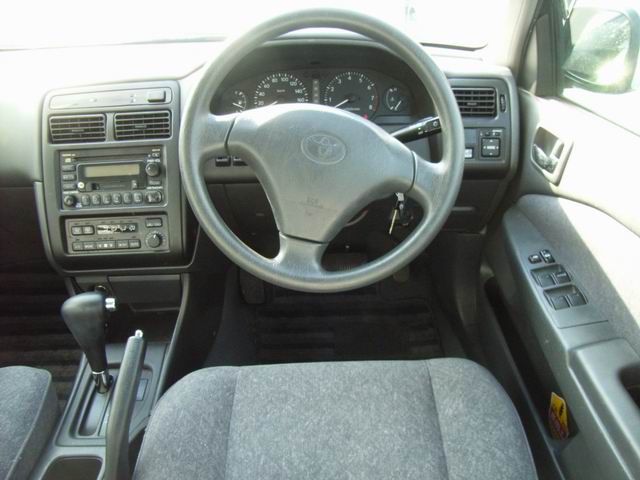 2001 Toyota Carina Pictures