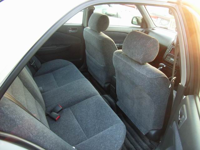 2001 Toyota Carina Pictures