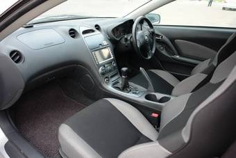 2004 Toyota Celica Pictures