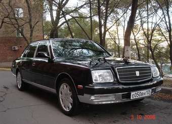 2002 Toyota Century Photos