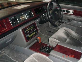 2002 Toyota Century Photos