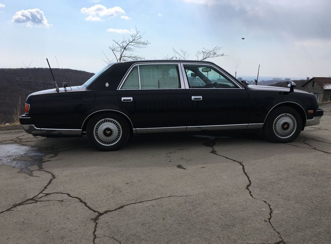 Toyota century gzg50