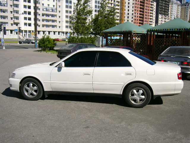 1998 Toyota Chaser Pics