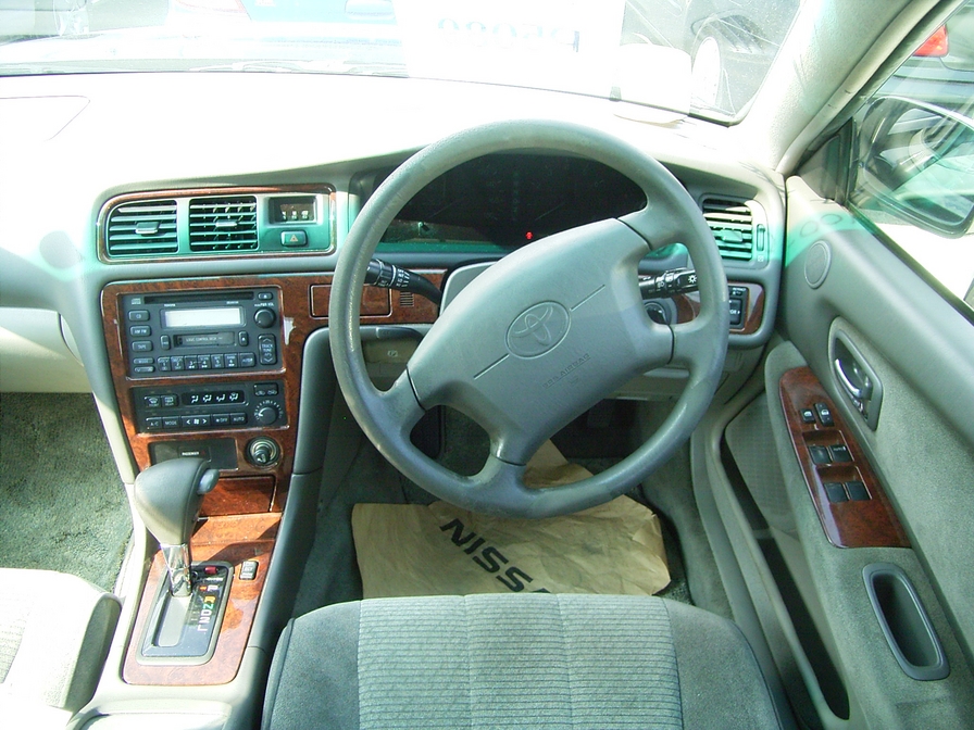 2000 Toyota Chaser Photos