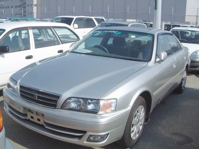 2000 Toyota Chaser Photos