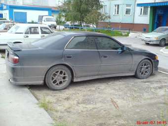 2001 Toyota Chaser Photos