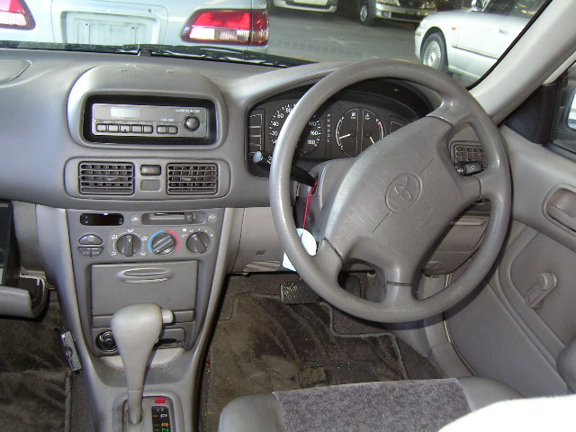 1999 Toyota Corolla Pictures