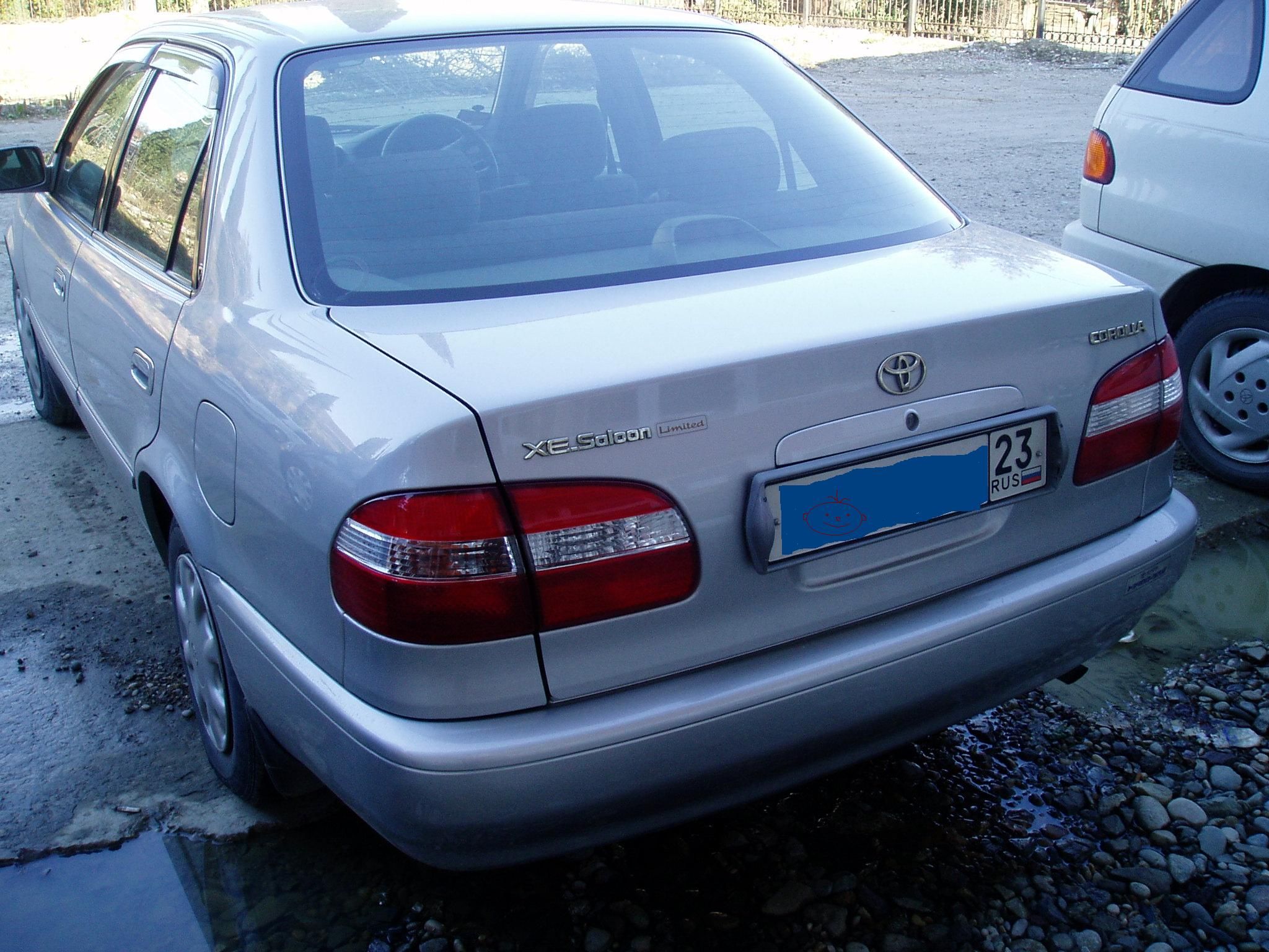 2000 Toyota Corolla