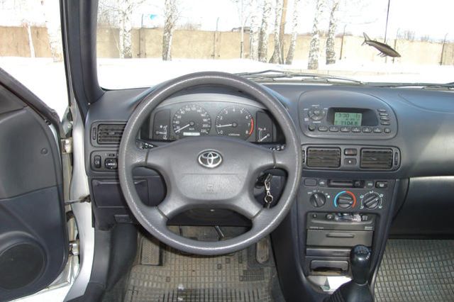 2000 Toyota Corolla