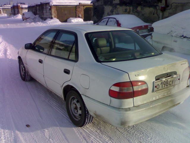 2000 Toyota Corolla