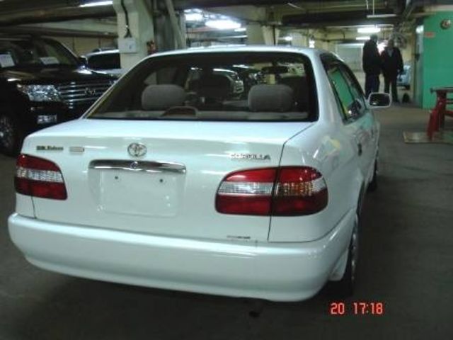 2000 Toyota Corolla