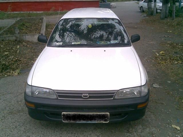 2000 Toyota Corolla