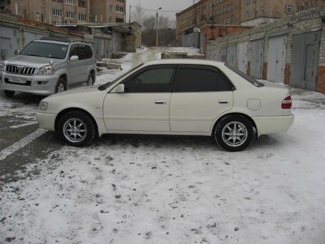 2000 Toyota Corolla