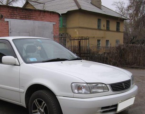 2000 Toyota Corolla
