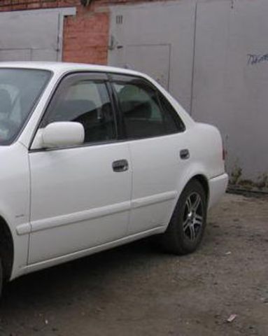 2000 Toyota Corolla