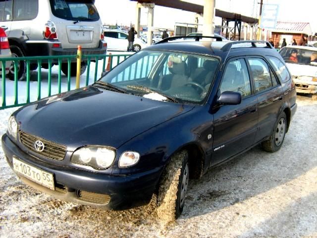 2000 Toyota Corolla
