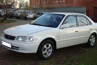 2000 Toyota Corolla