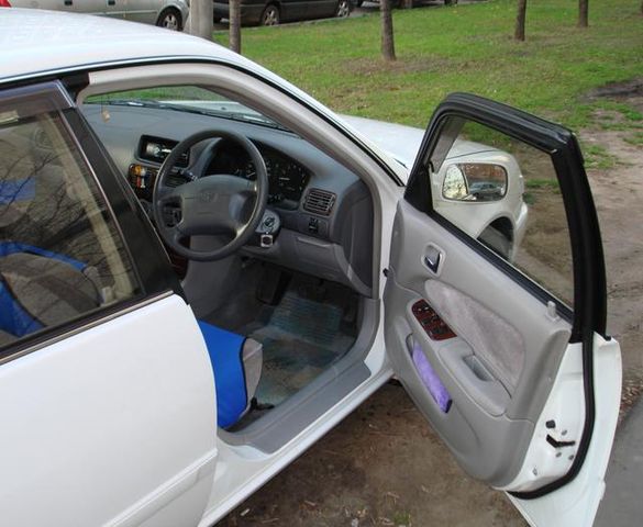 2000 Toyota Corolla
