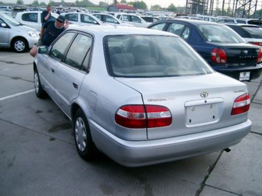 2000 Toyota Corolla Pictures