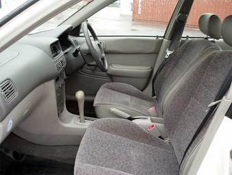 2000 Toyota Corolla Pictures
