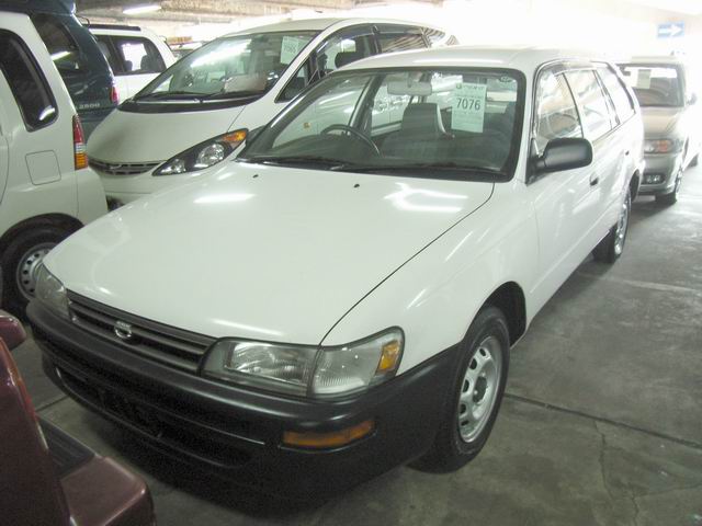 2000 Toyota Corolla Pictures