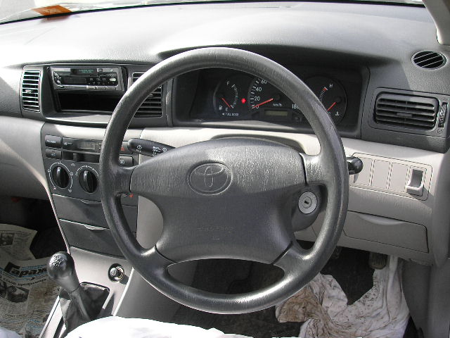 2000 Toyota Corolla Photos