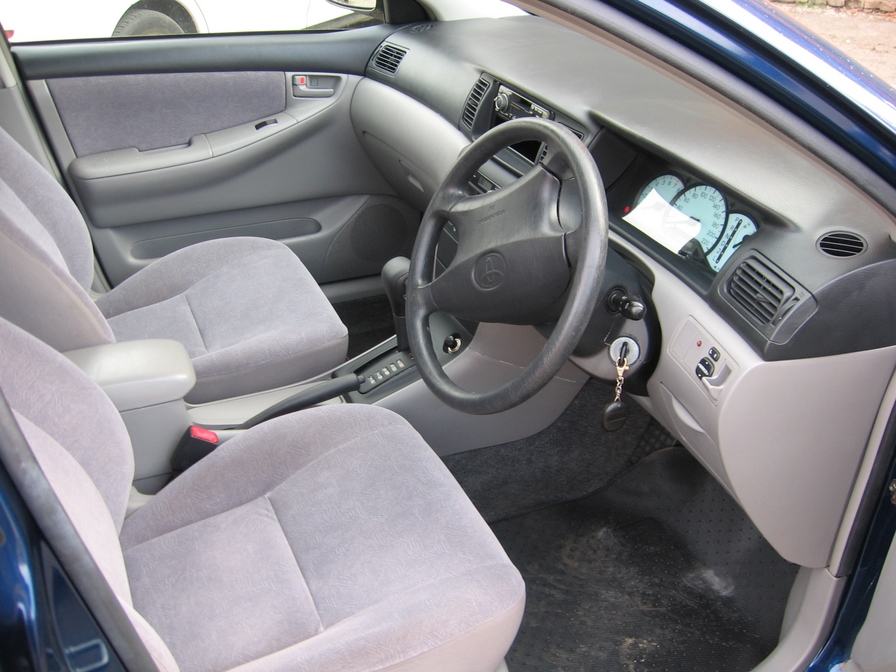 2000 Toyota Corolla Pics