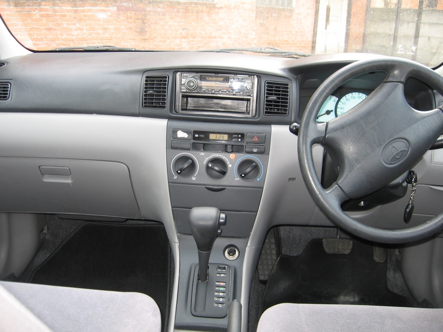 2000 Toyota Corolla Pictures