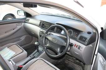 2000 Toyota Corolla Pictures