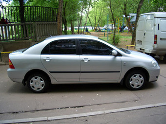 2004 Toyota Corolla Photos