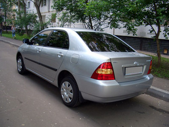 2004 Toyota Corolla Pictures