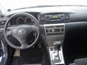 2004 Toyota Corolla Pics