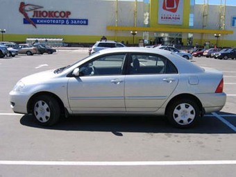 2004 Toyota Corolla Photos