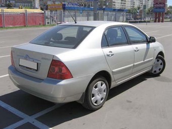 2004 Toyota Corolla Photos