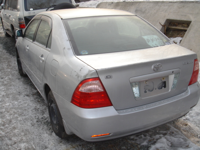 2004 Toyota Corolla Pictures