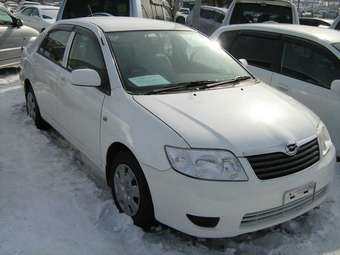 2004 Toyota Corolla Pictures