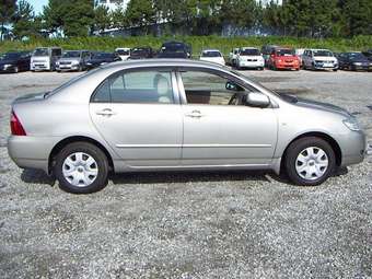 2004 Toyota Corolla Photos