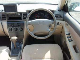 2004 Toyota Corolla Pics