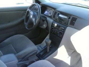 2004 Toyota Corolla Pictures