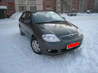 2004 Toyota Corolla Photos