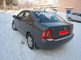 2004 Toyota Corolla Pictures