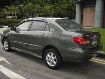 2004 Toyota Corolla Pictures